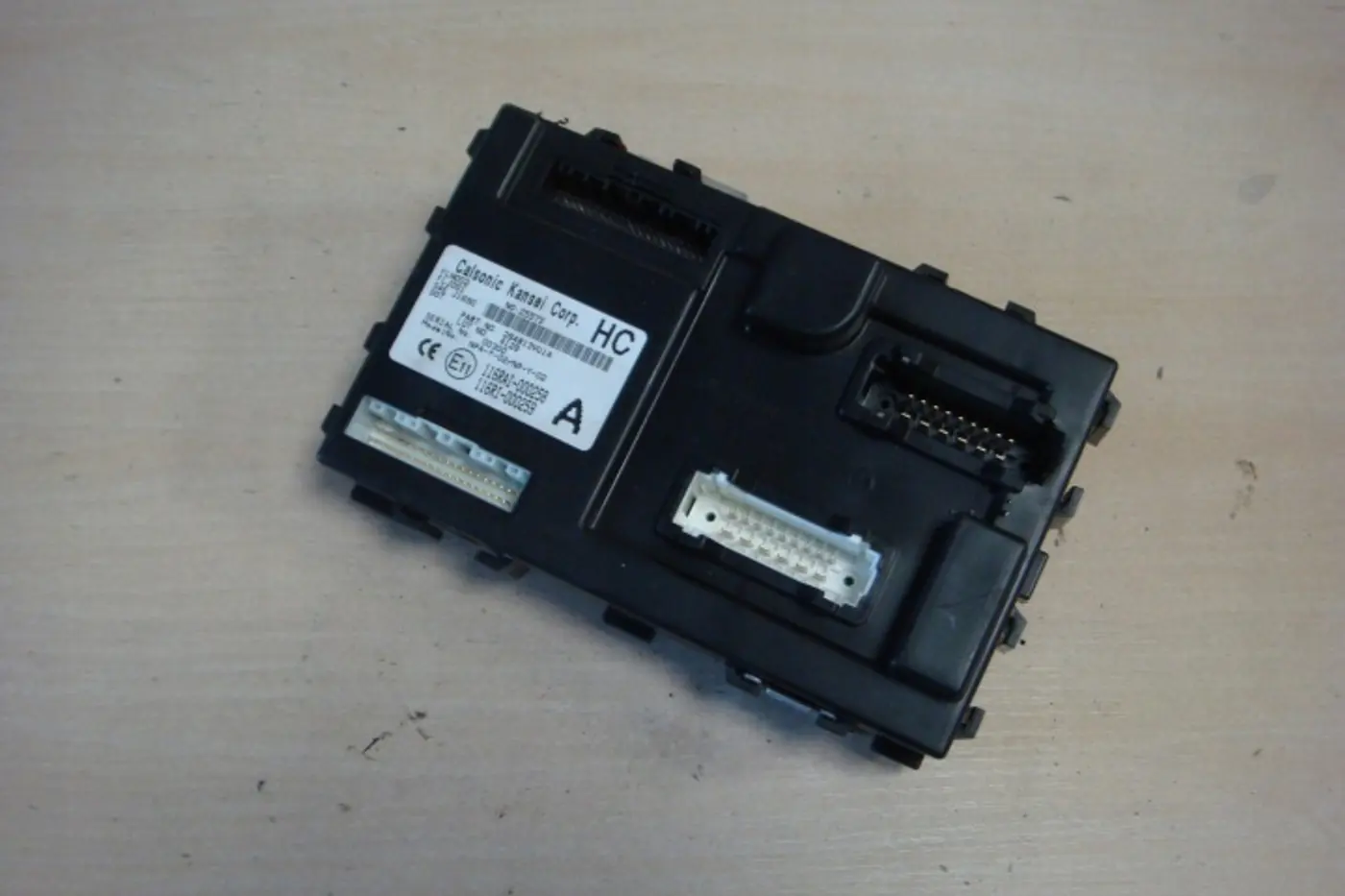 Блок предохранителей к Nissan Note 2013
