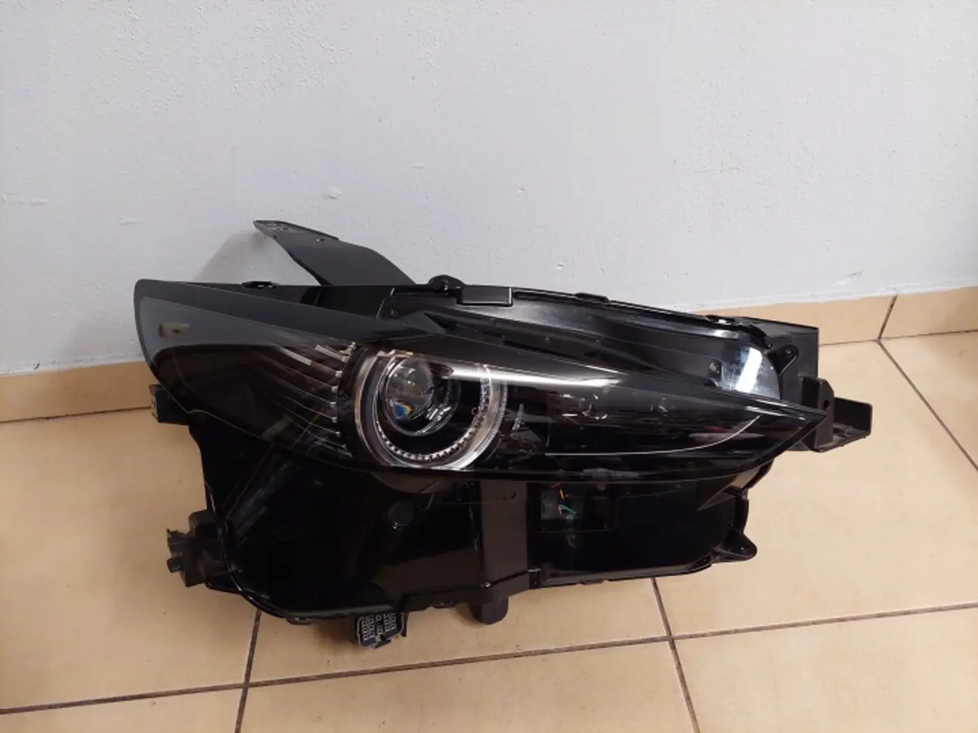 Фара правая к Mazda MX-30 2020