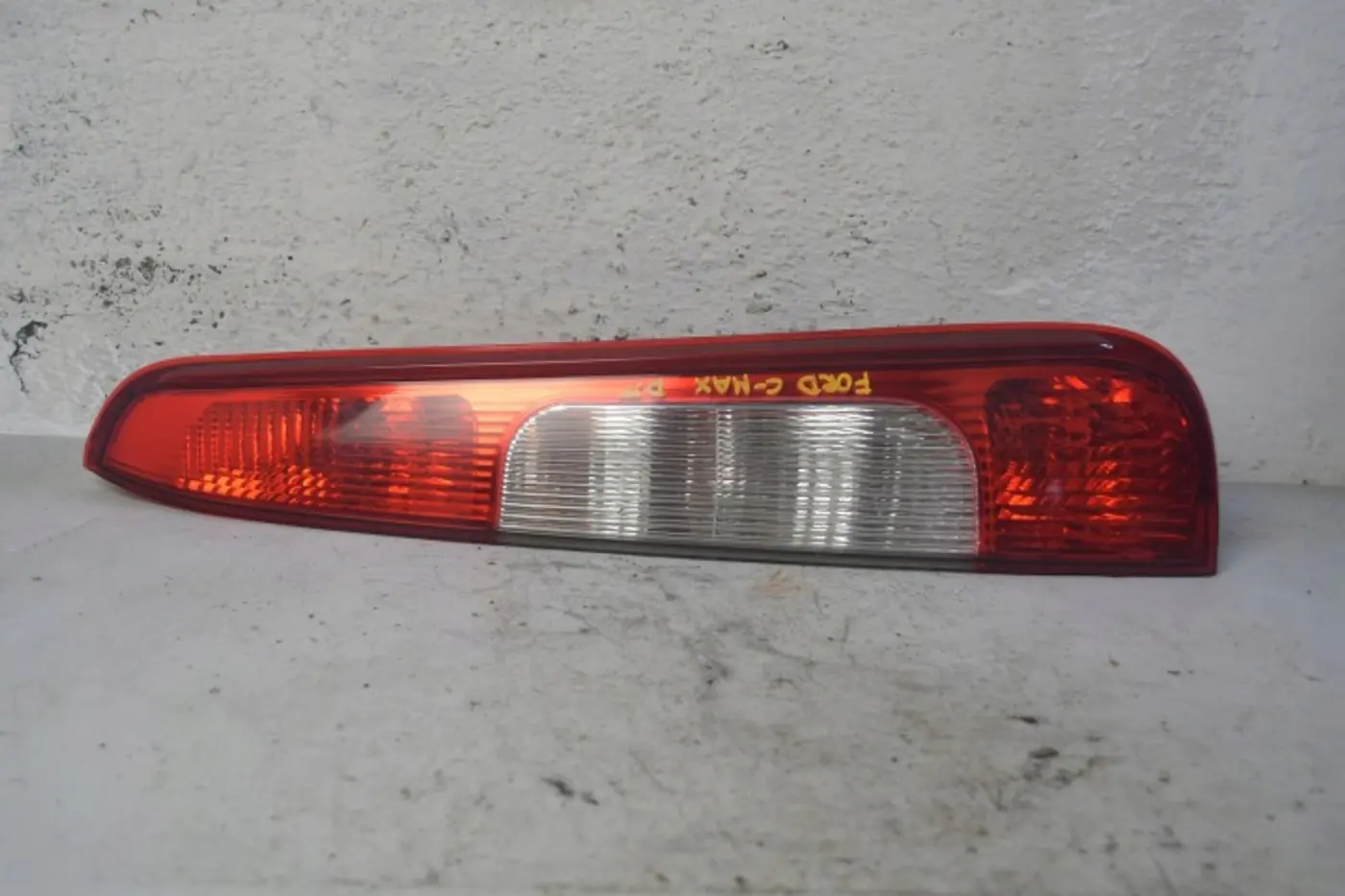 Фонарь задний правый к Ford C-MAX 2003