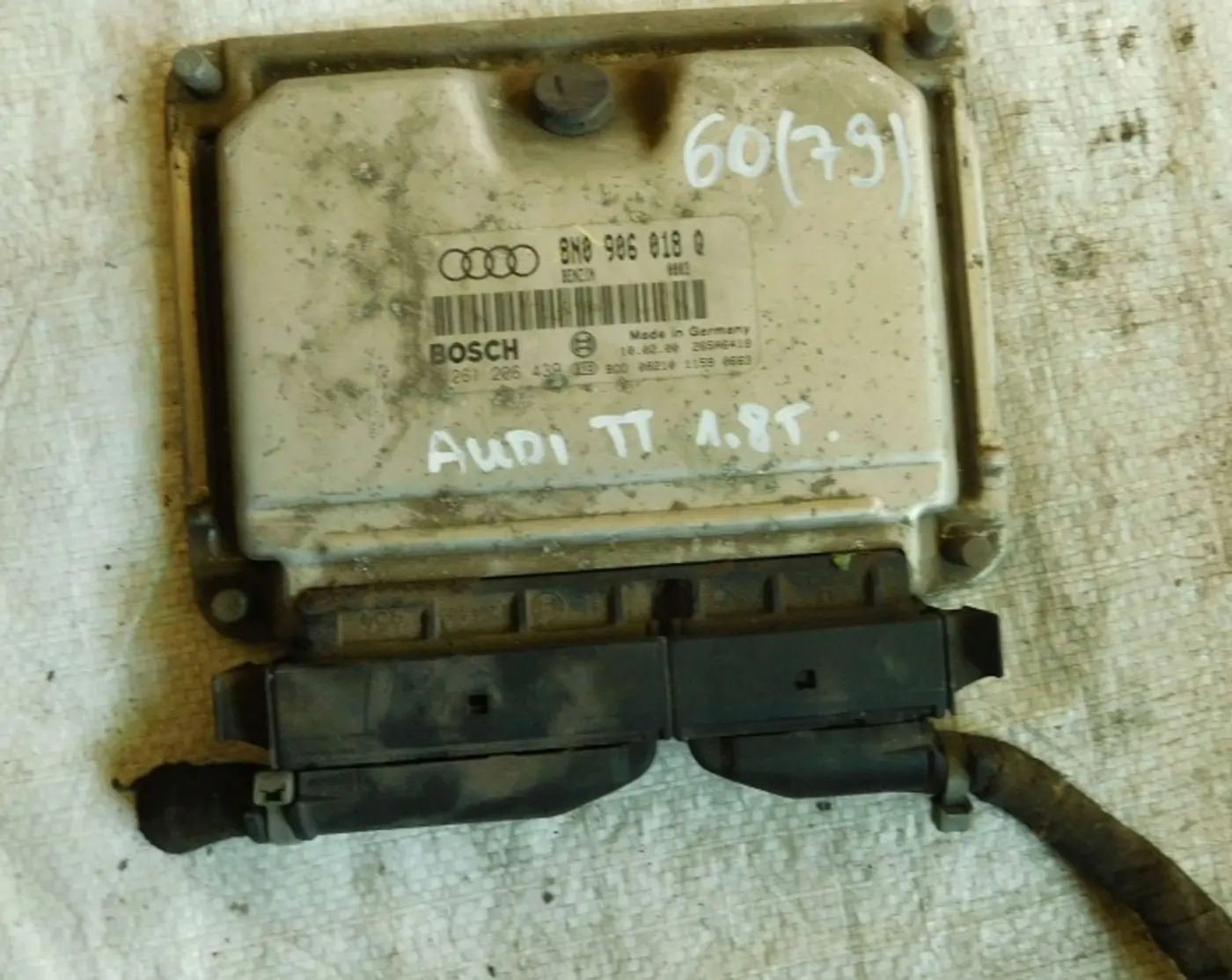 Блок управления двигателем к Audi TT 1998