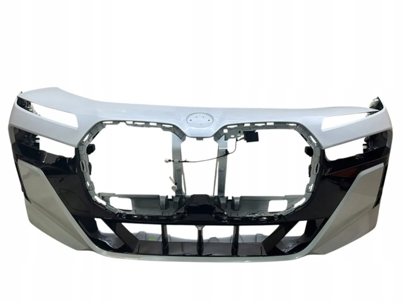 Бампер передний к BMW i7 2022