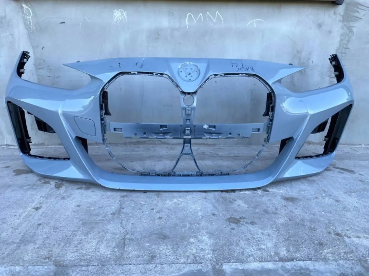 Бампер передний к BMW i4 2021