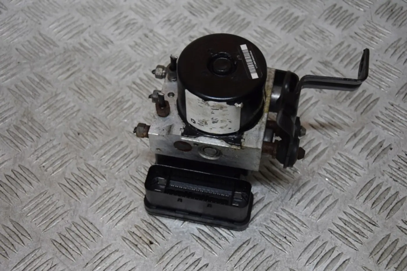 Блок ABS к Jeep Cherokee 2001