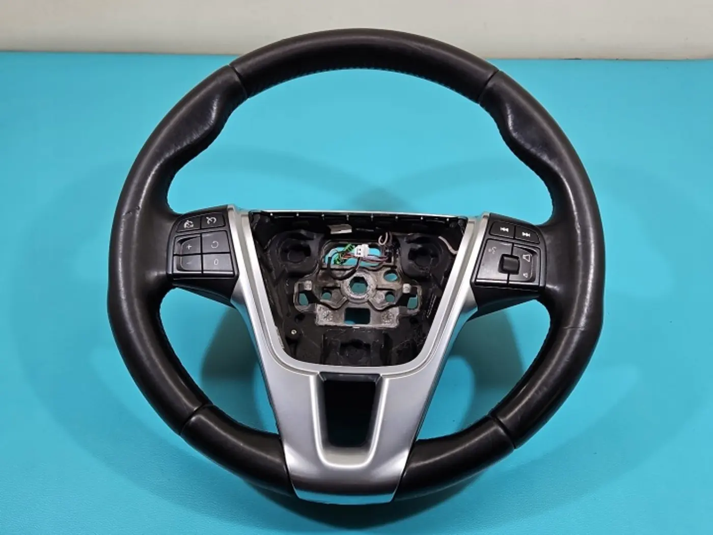 Руль к Volvo V60 2010