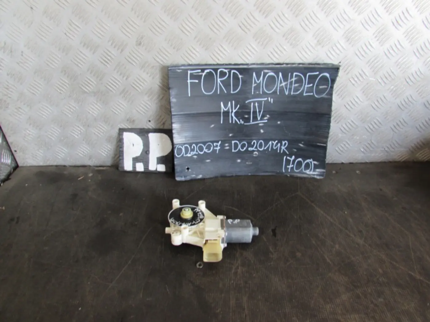 Моторчик стеклоподъемника к Ford Mondeo 2007