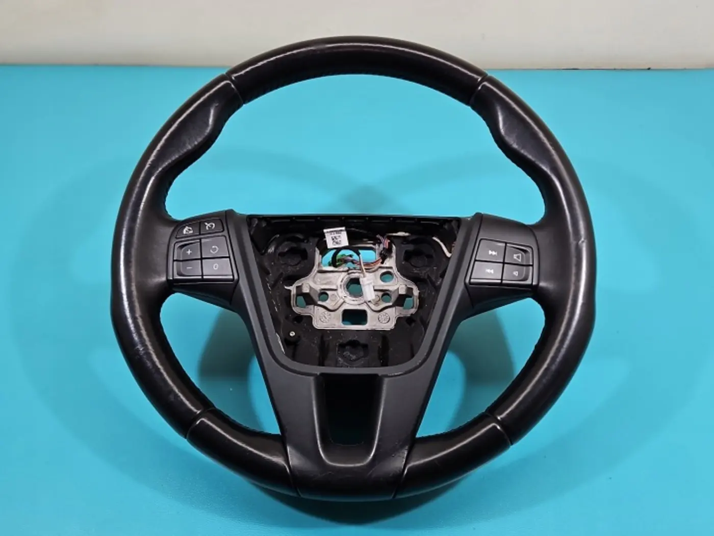 Руль к Volvo V40 2012