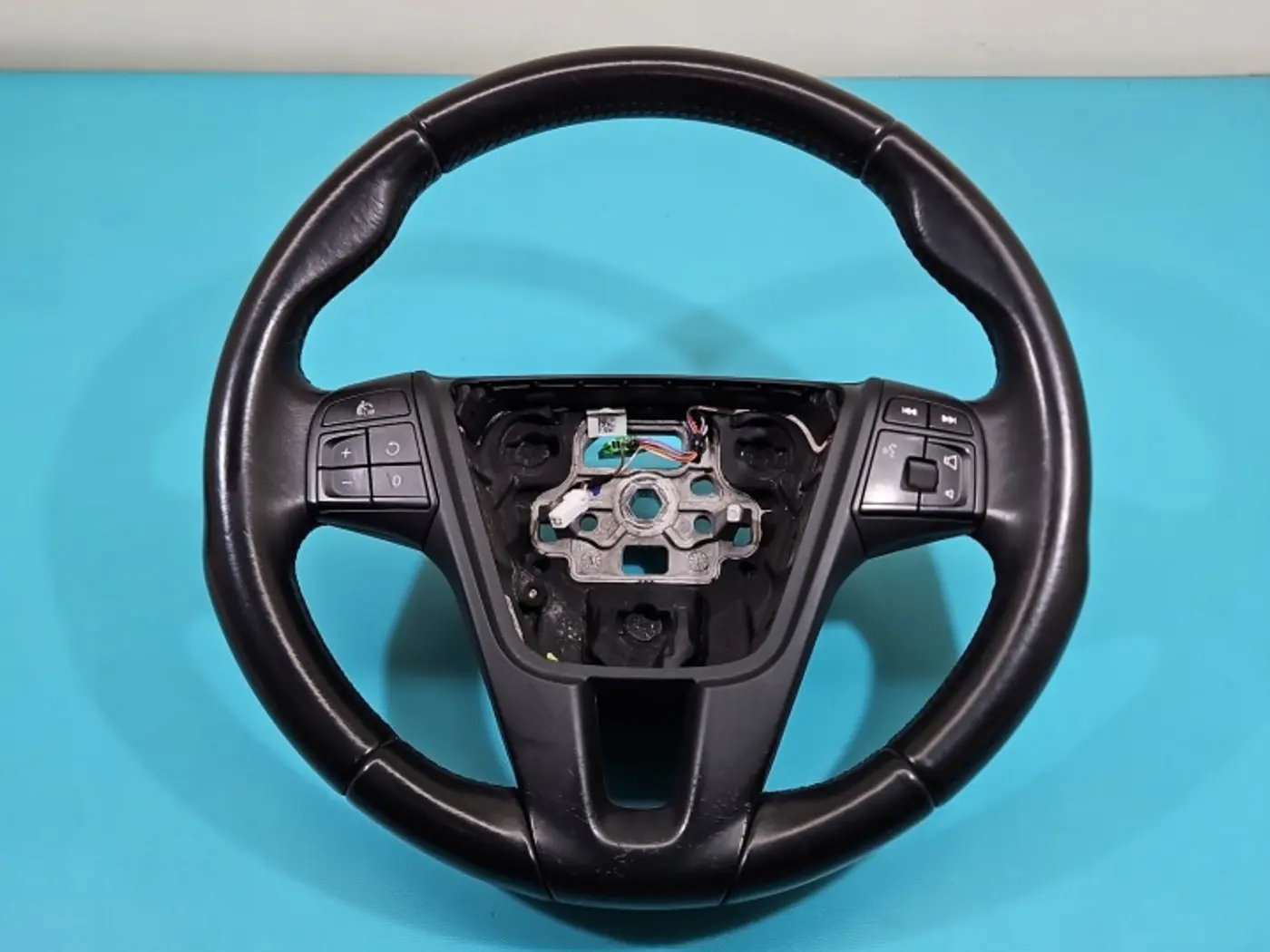 Руль к Volvo V40 2012