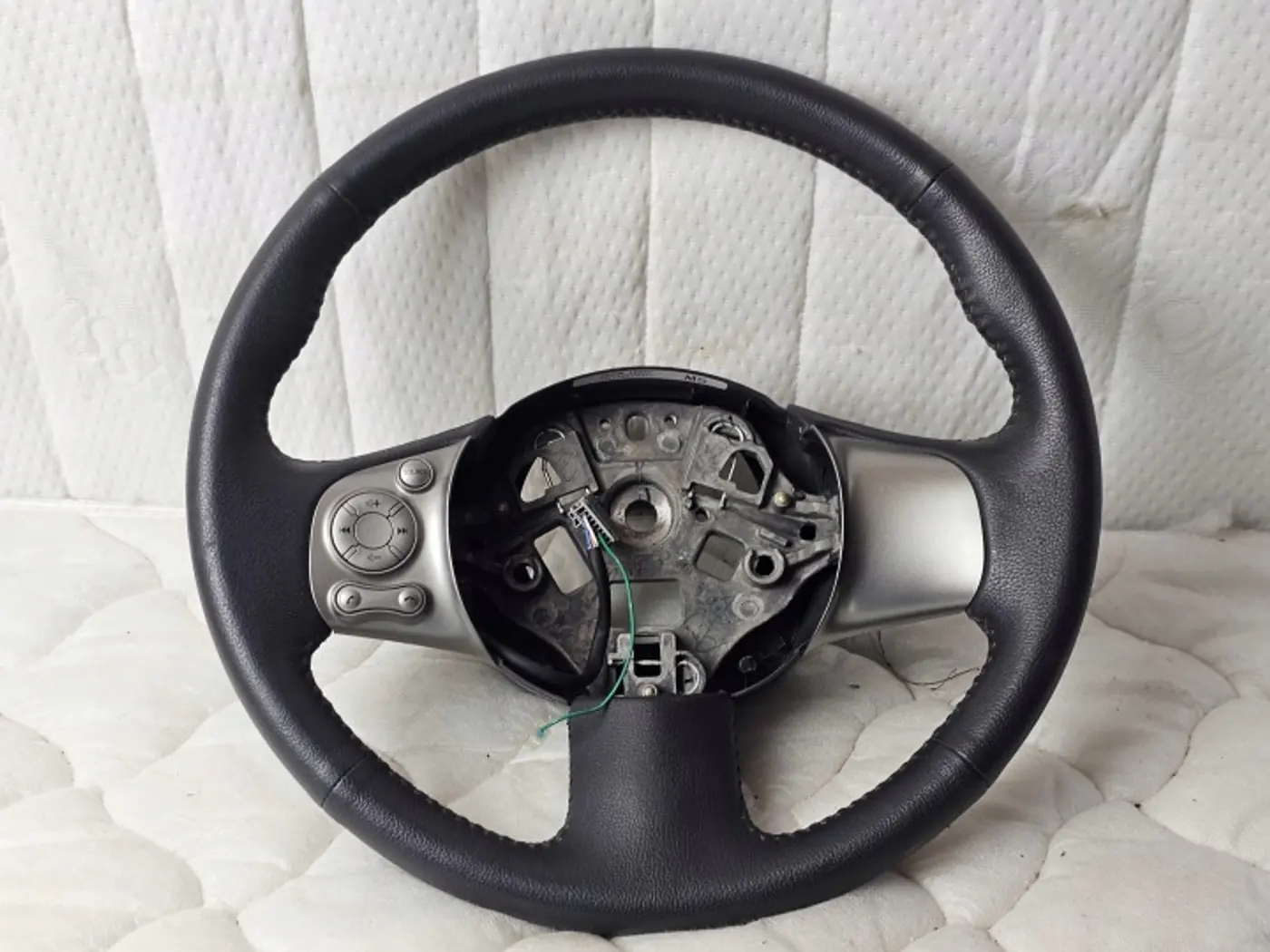 Руль к Nissan Micra 2010