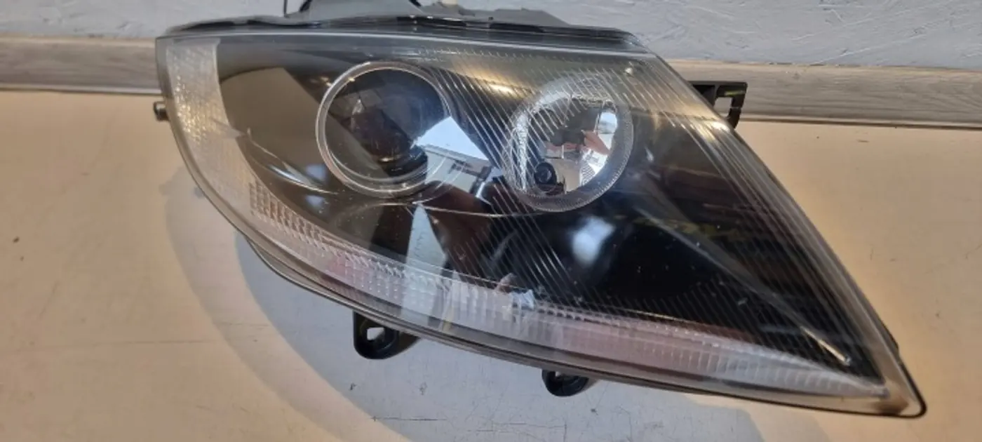 Фара правая к BMW Z4 2005