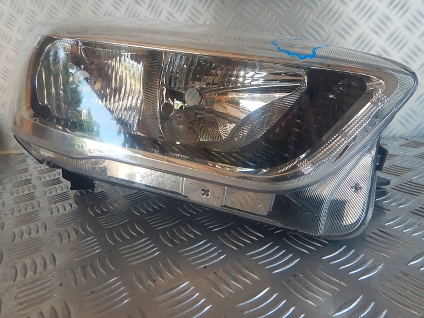 Фара правая к Ford Kuga 2016