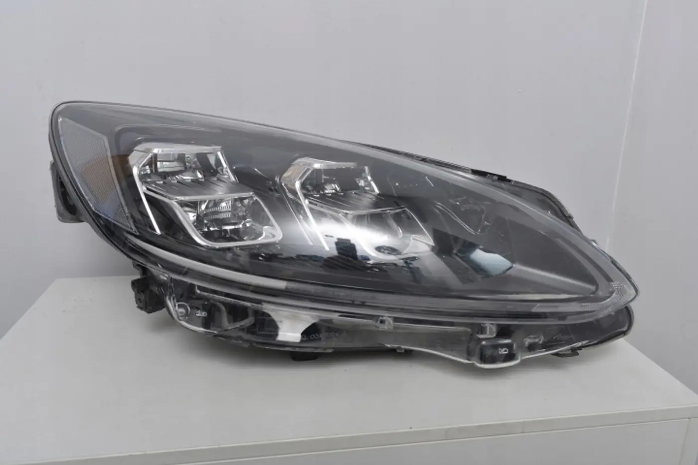 Фара правая к Ford Kuga 2019