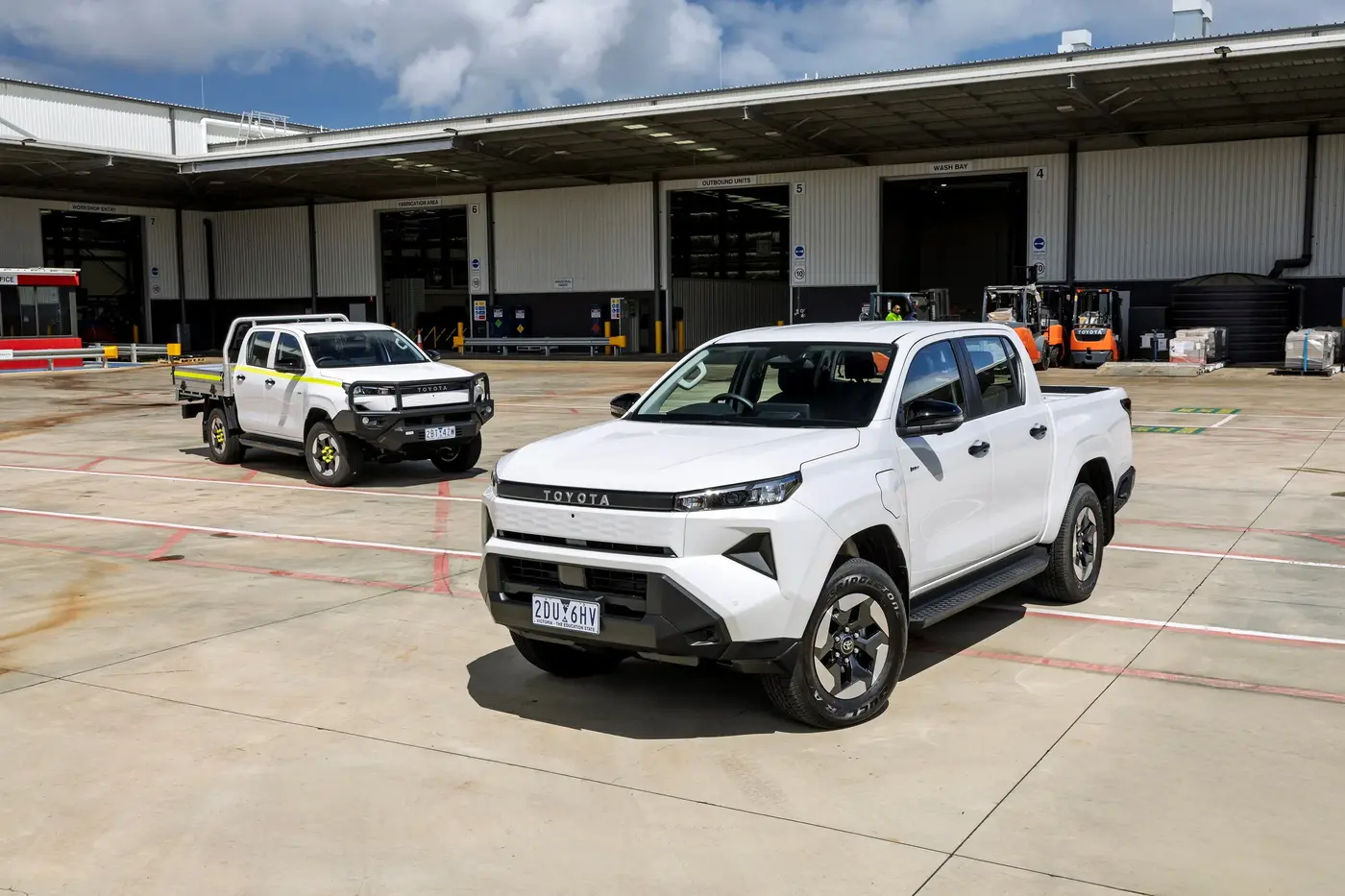 Первый электропикап Toyota: Hilux теперь на батарейках