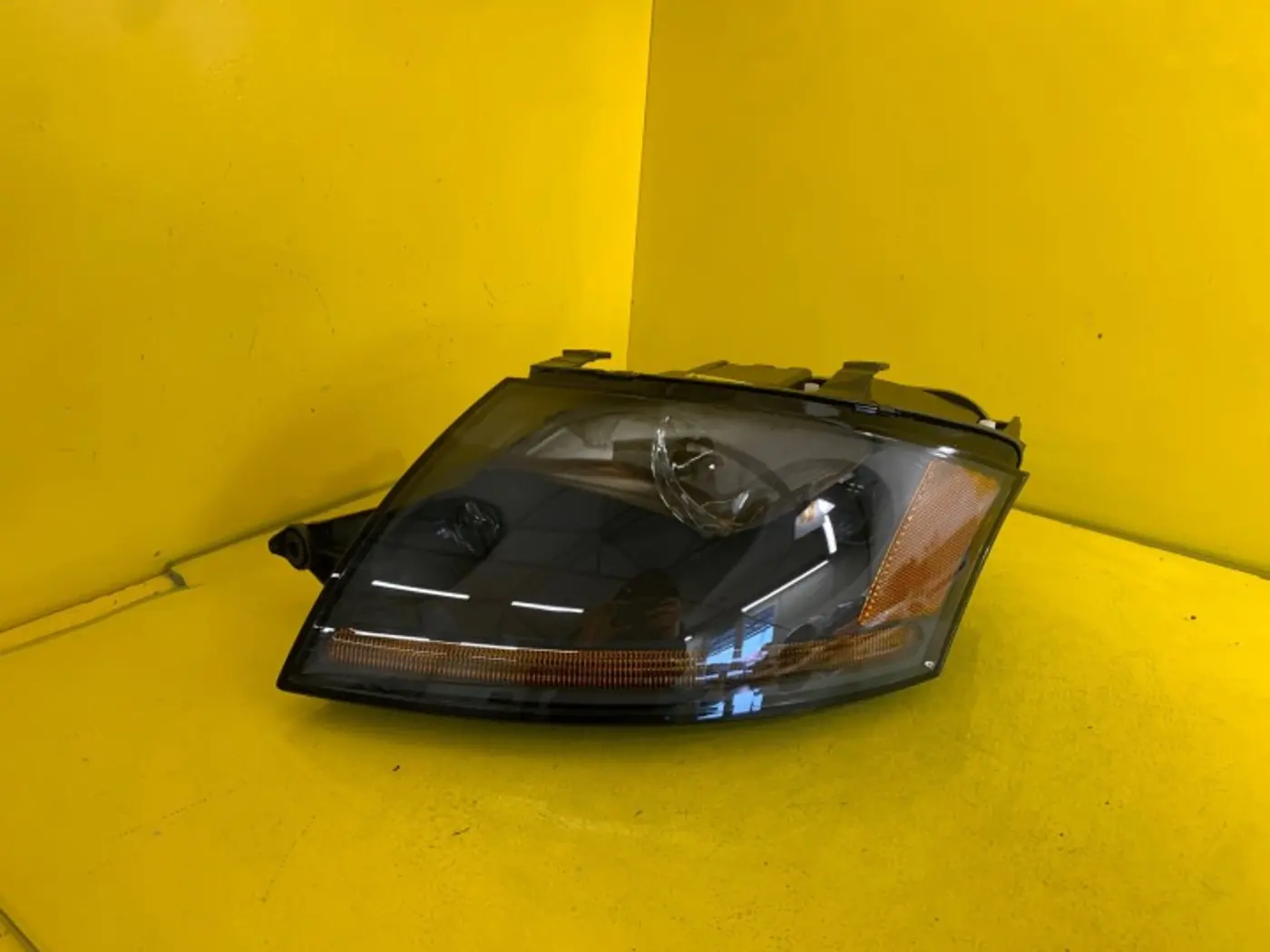 Фара левая к Audi TT 1998