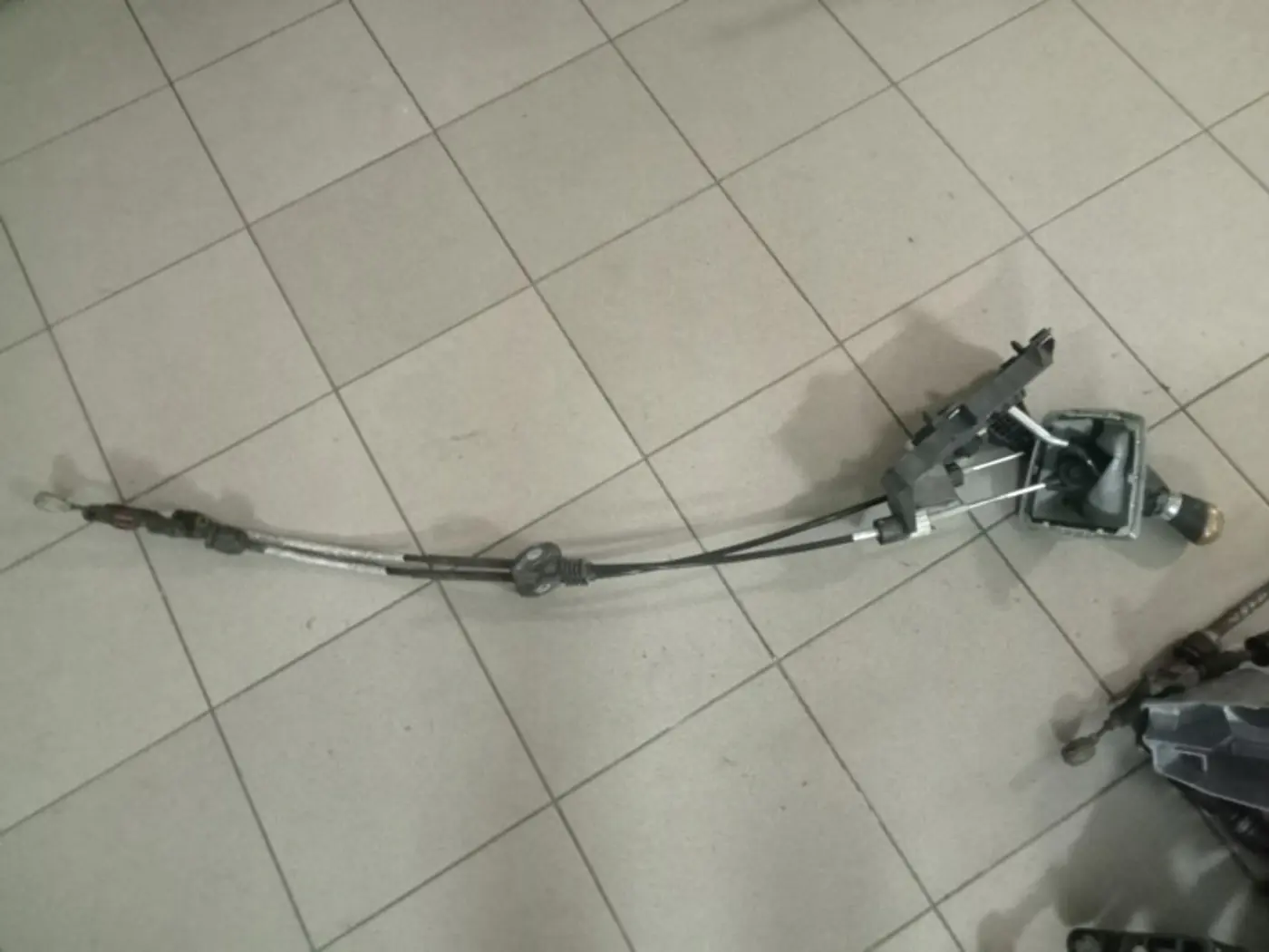 Трос кулисы КПП к Ford Focus 2005
