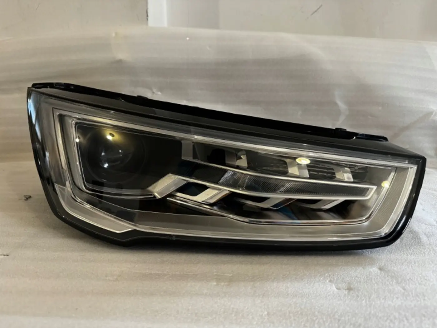 Фара правая к Audi A1 2014