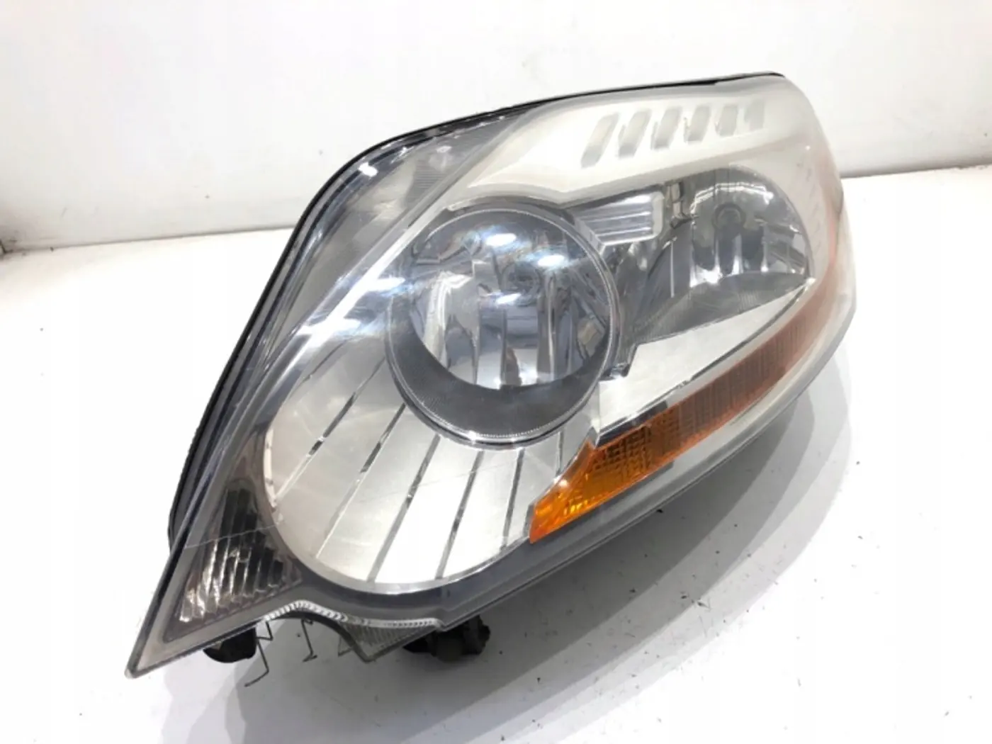 Фара левая к Ford Kuga 2008