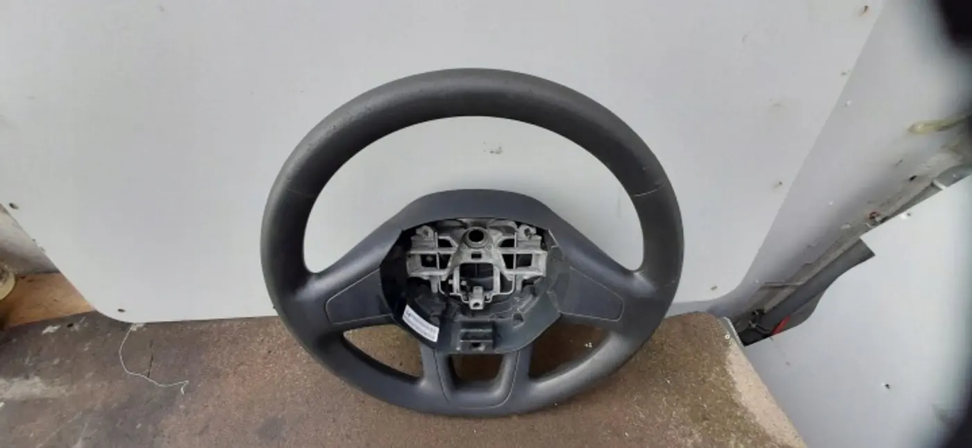 Руль к Renault Trafic 2014