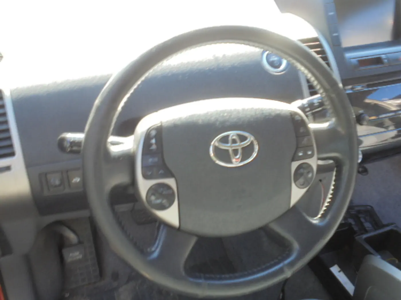 Руль к Toyota Prius 2003