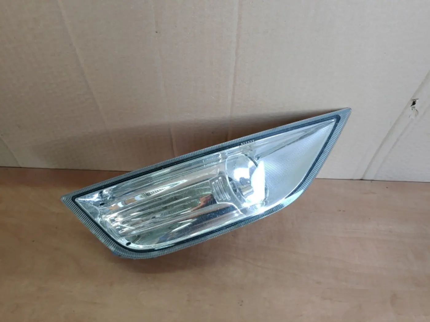 Фара противотуманная правая к Ford Mondeo 2010