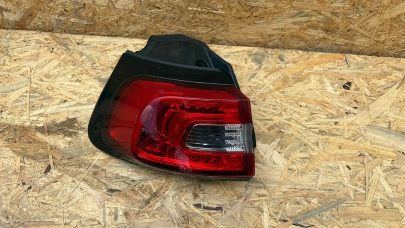 Фонарь задний левый к Jeep Cherokee 2013