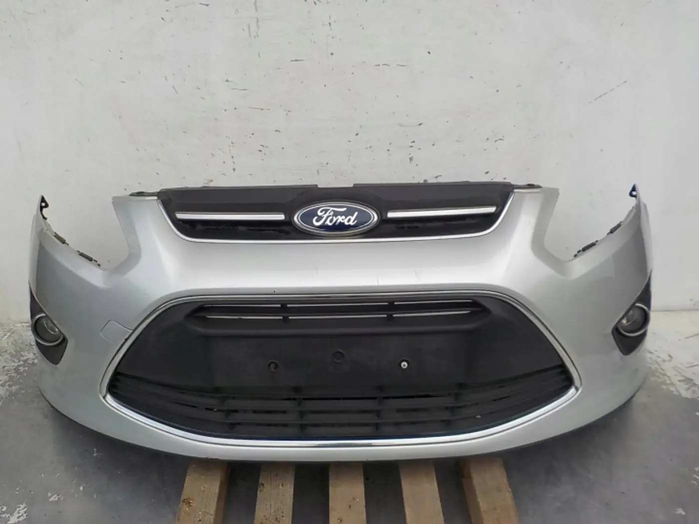Бампер передний к Ford C-MAX 2010