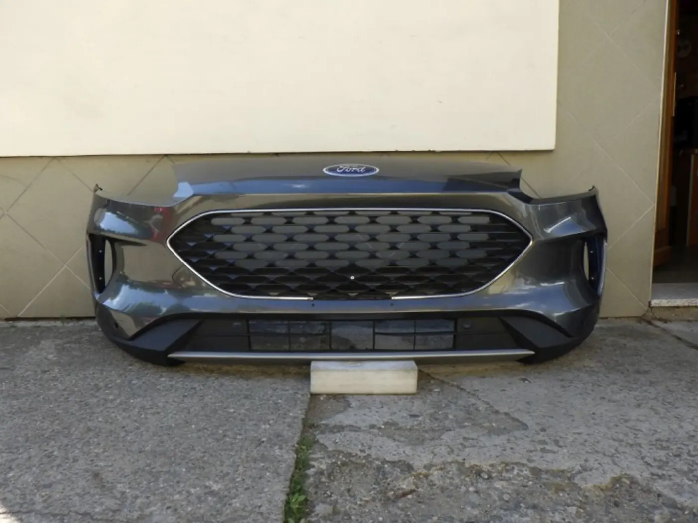 Бампер передний к Ford Kuga 2019