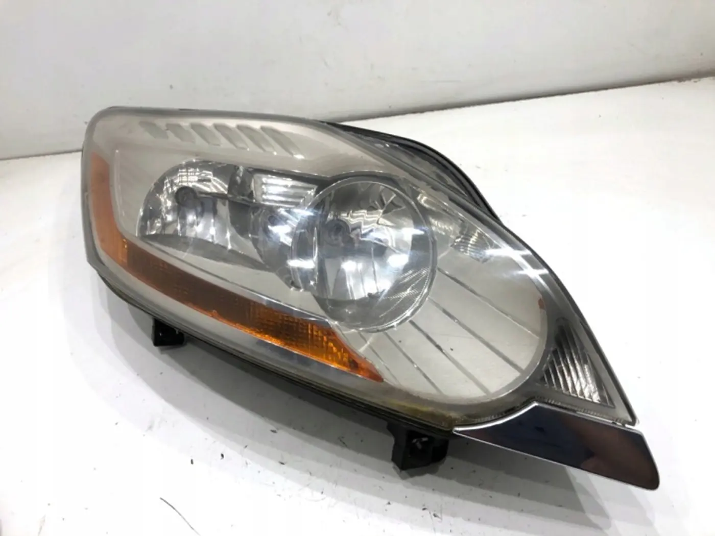 Фара левая к Ford Kuga 2008