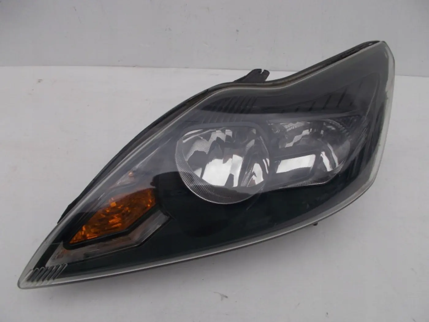 Фара левая к Ford Focus 2011