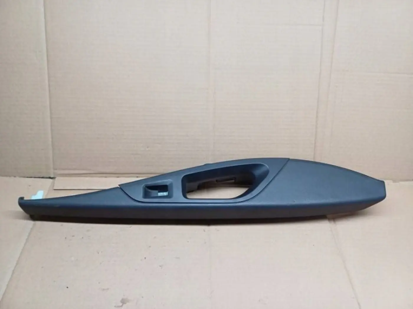 Подлокотник к SEAT Leon 2012