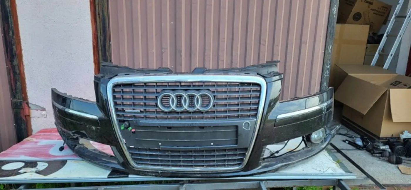 Фара противотуманная левая к Audi A8 2002