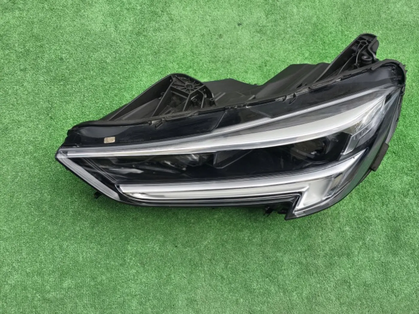 Фара левая к Opel Insignia 2021