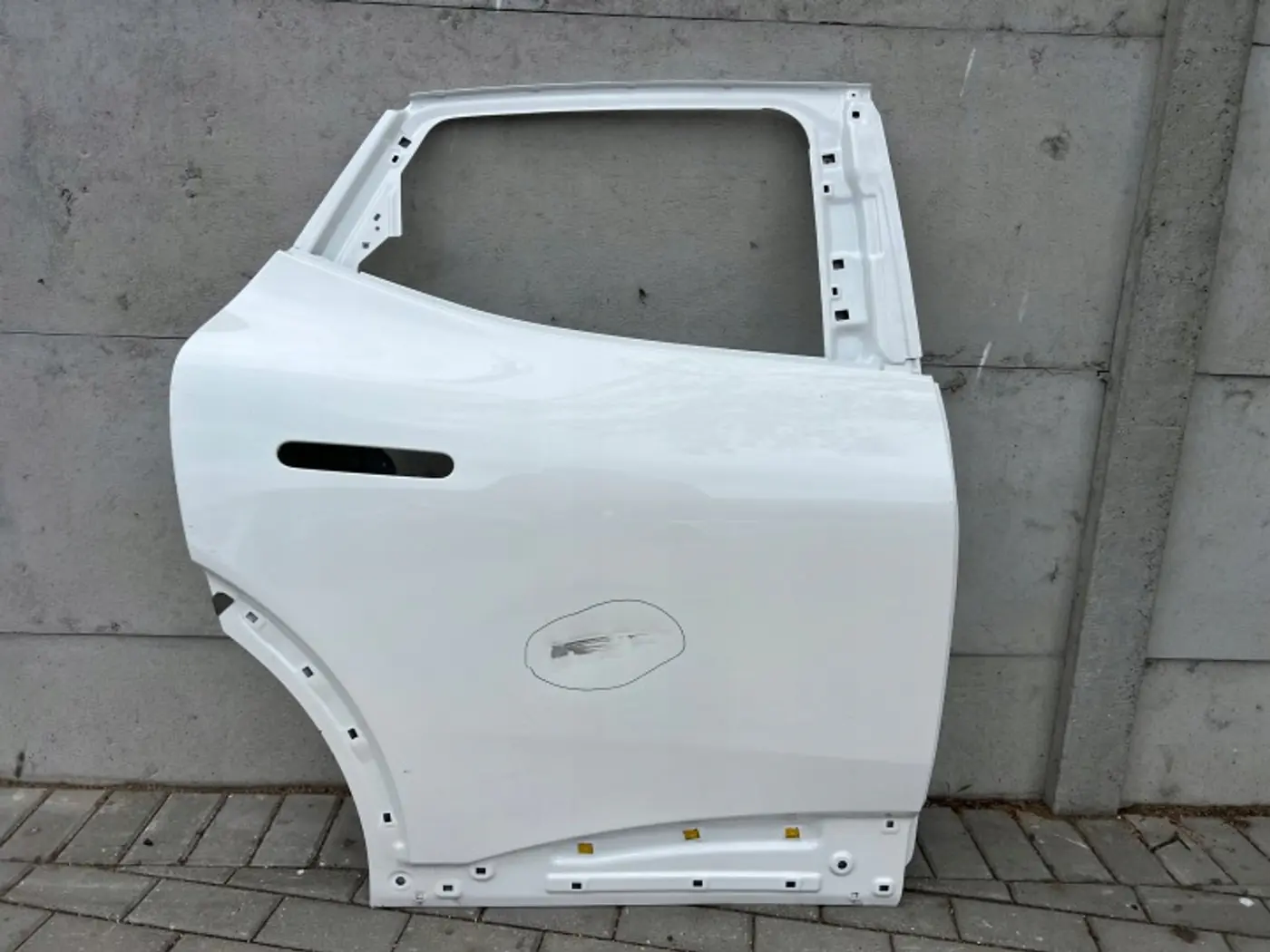 Дверь задняя правая к Genesis GV60 2021