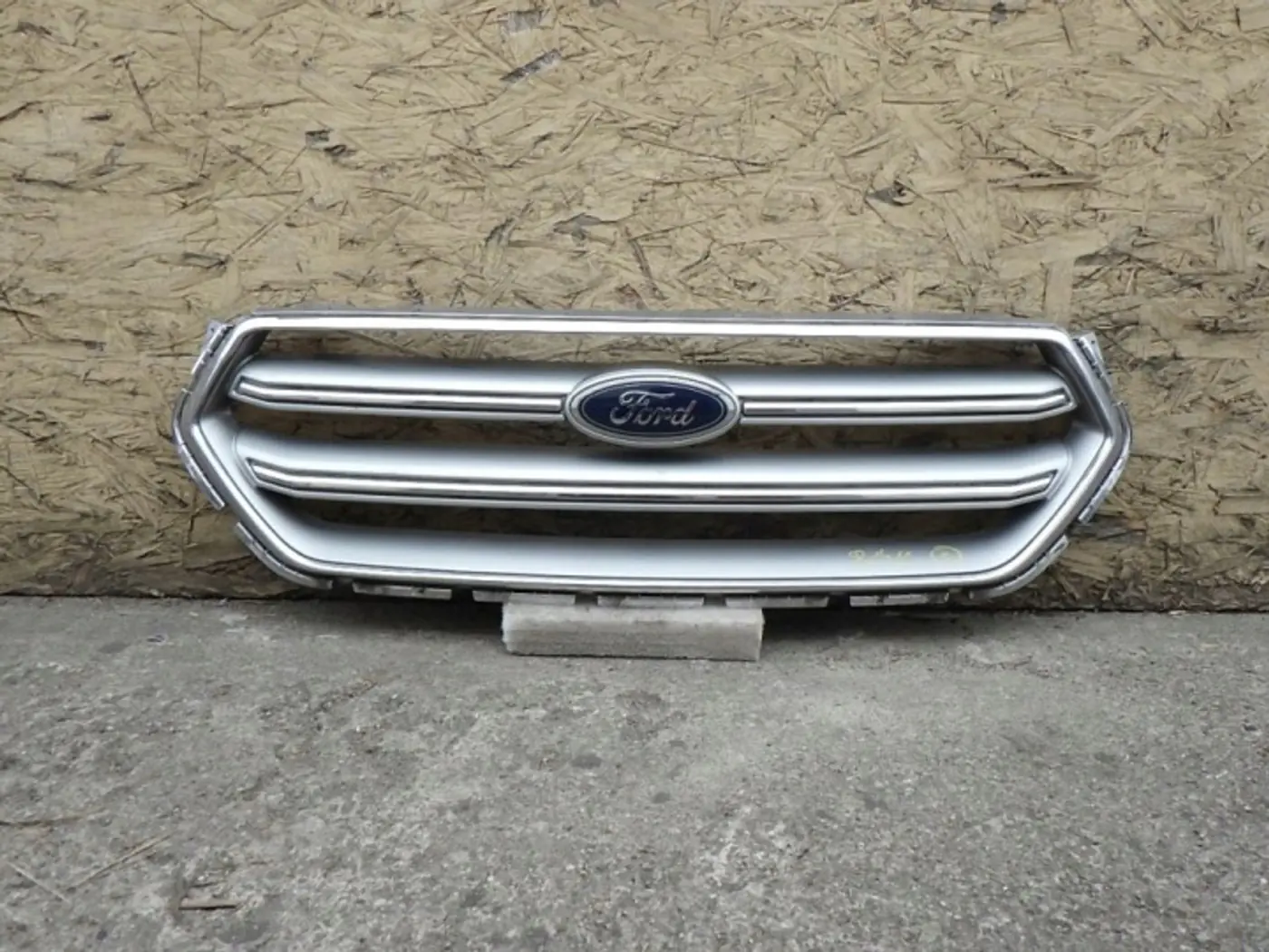 Решетка радиатора к Ford Kuga 2016