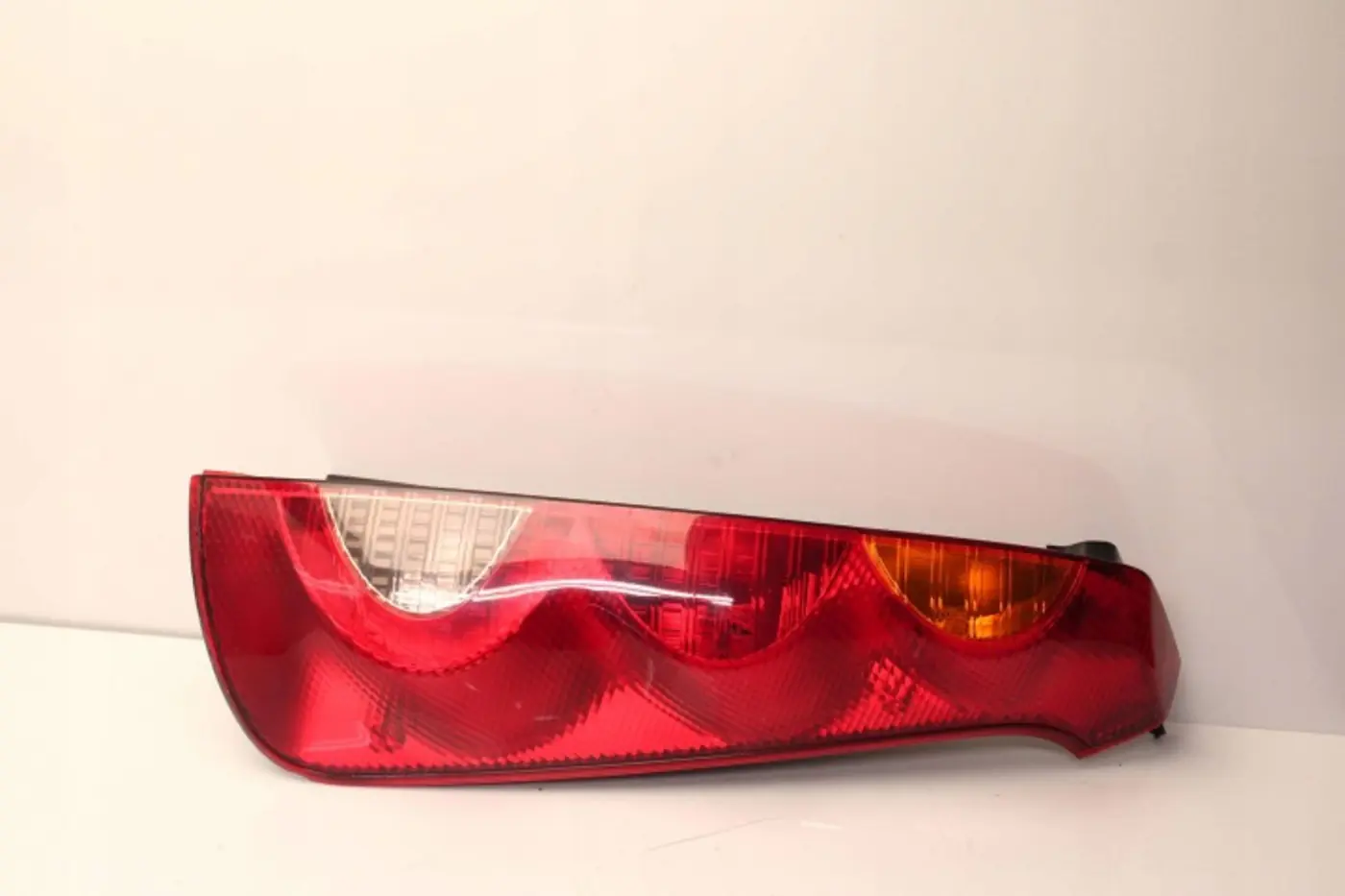 Фонарь задний правый к Nissan Note 2005