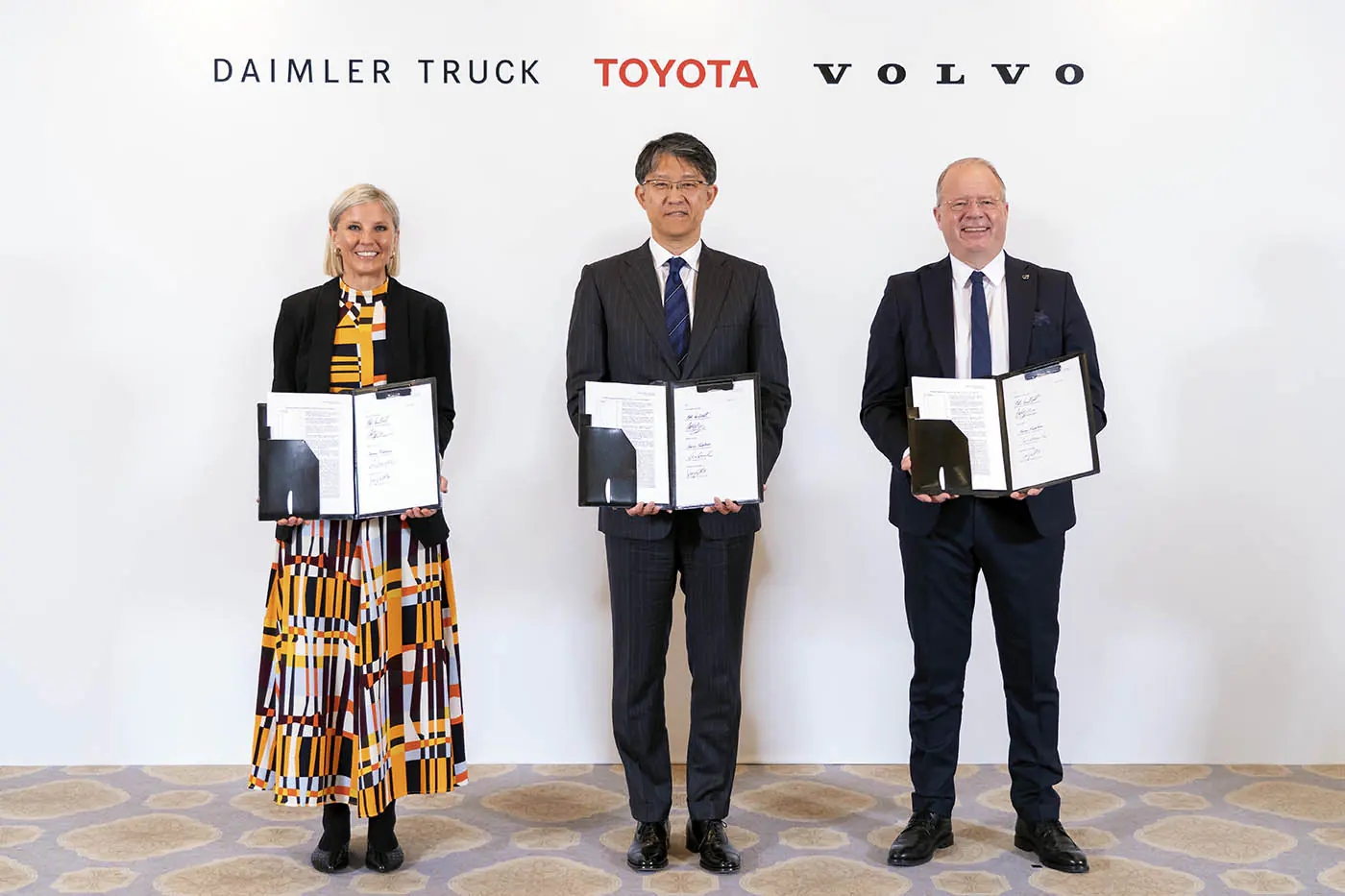 Toyota присоединяется к водородному тандему Daimler Truck и Volvo Group