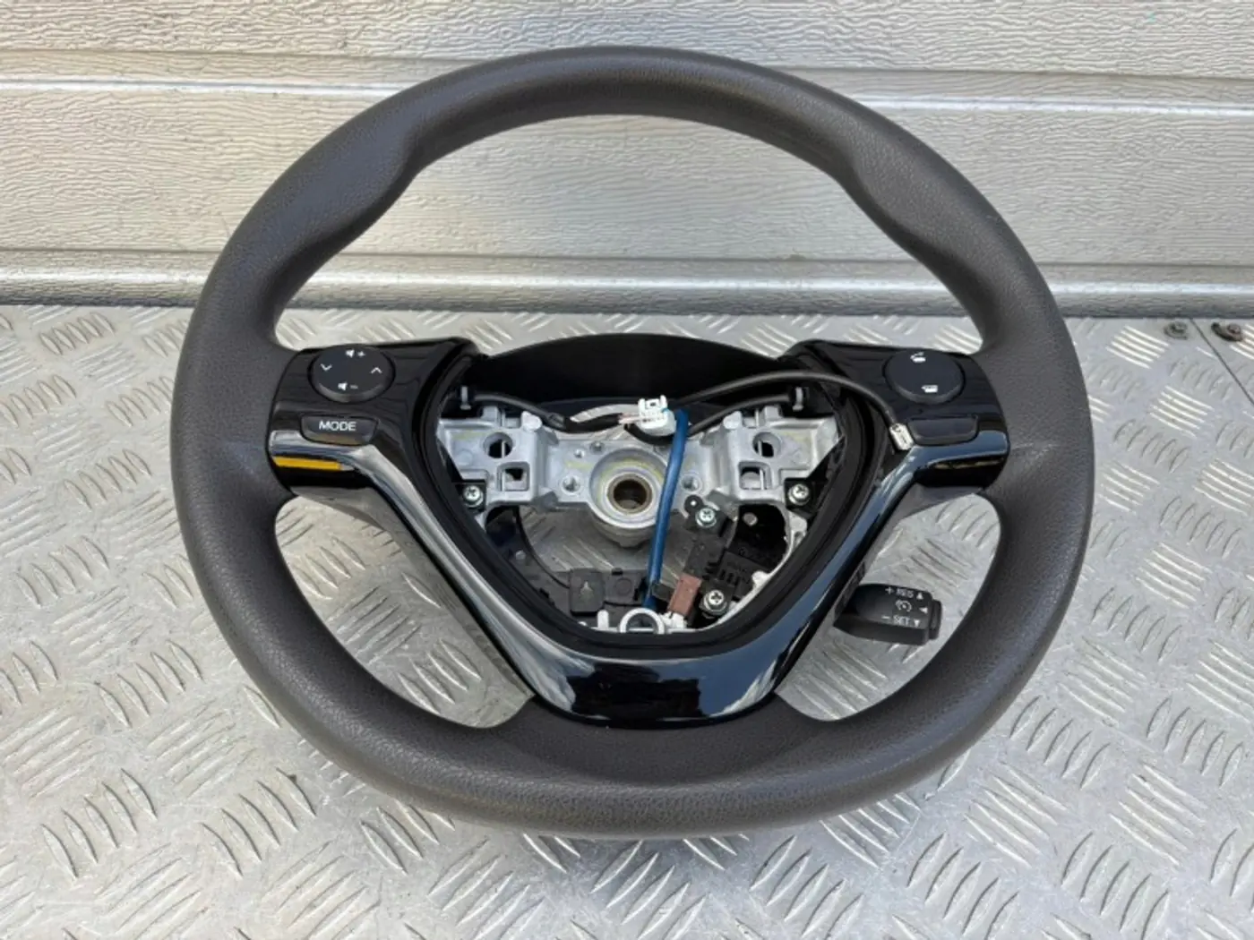 Руль к Toyota Aygo 2014
