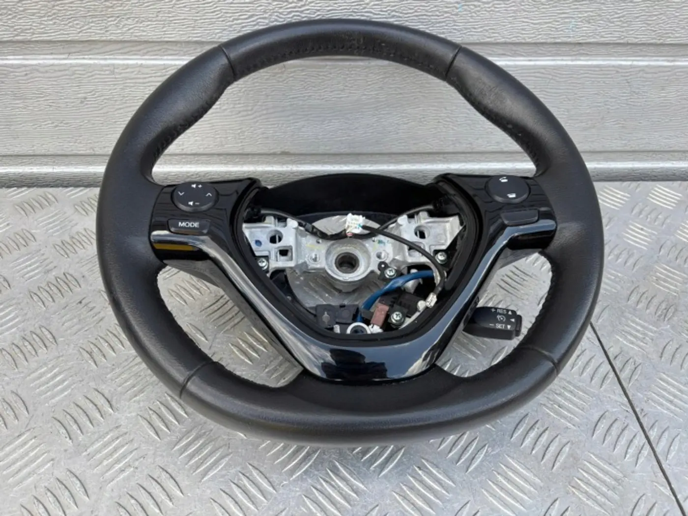 Руль к Toyota Aygo 2014