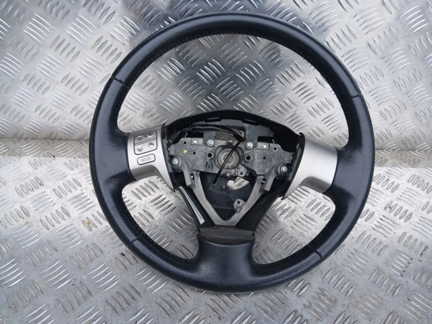 Руль к Toyota Auris 2006