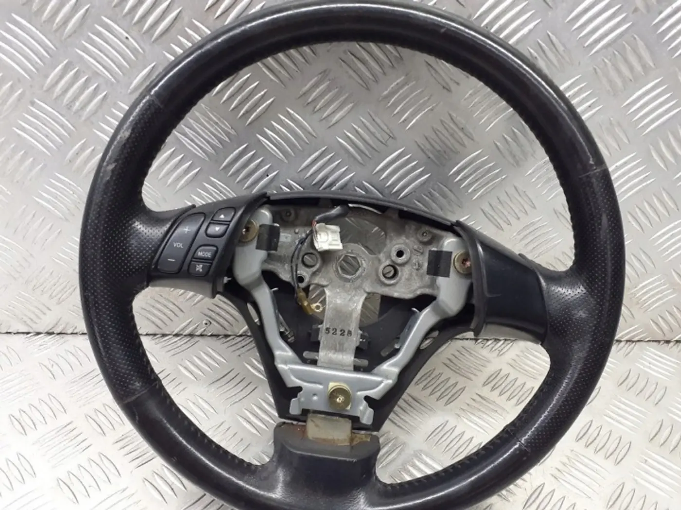 Руль к Mazda 3 2003