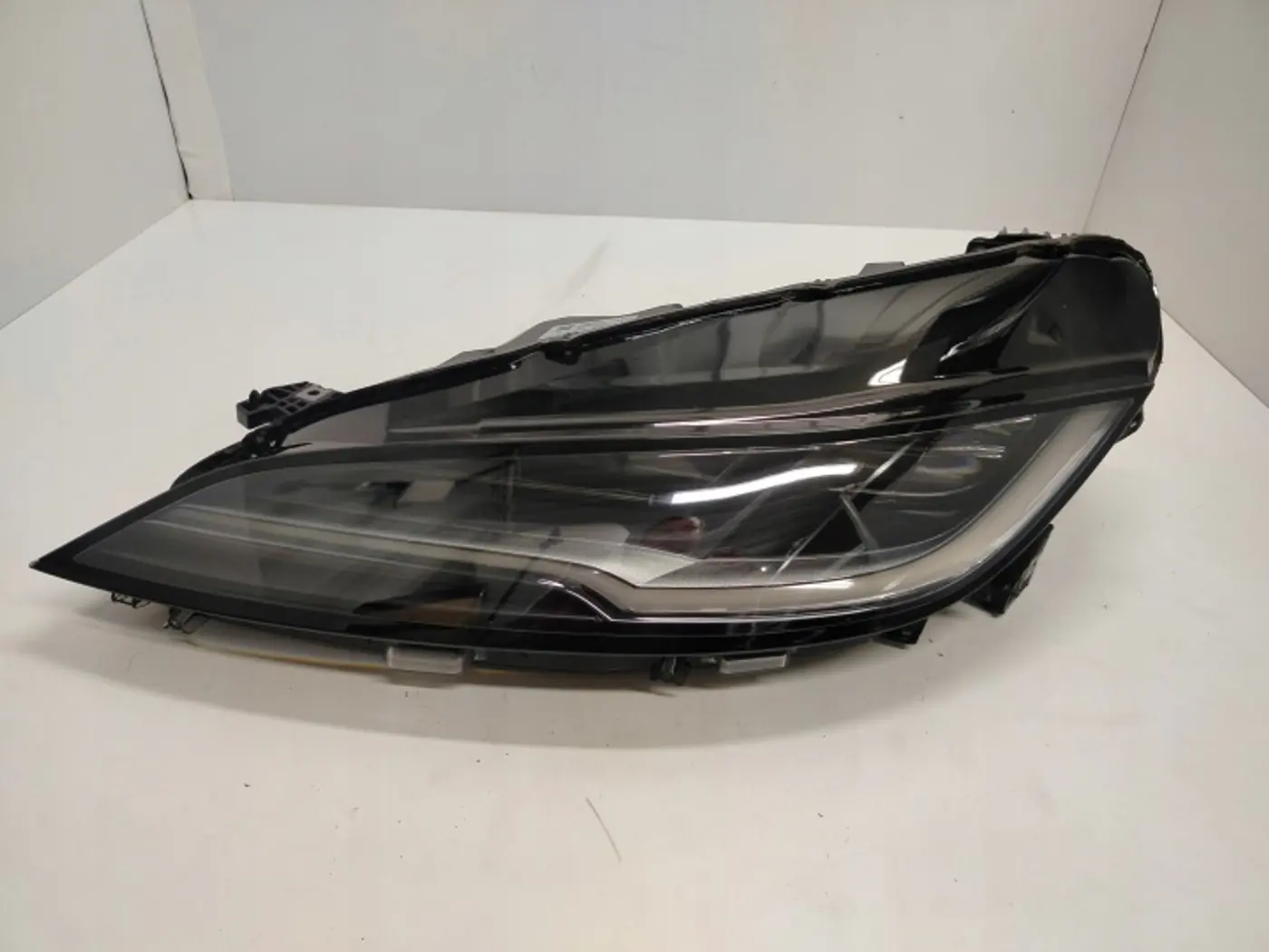 Фара левая к Tesla Model 3 2017