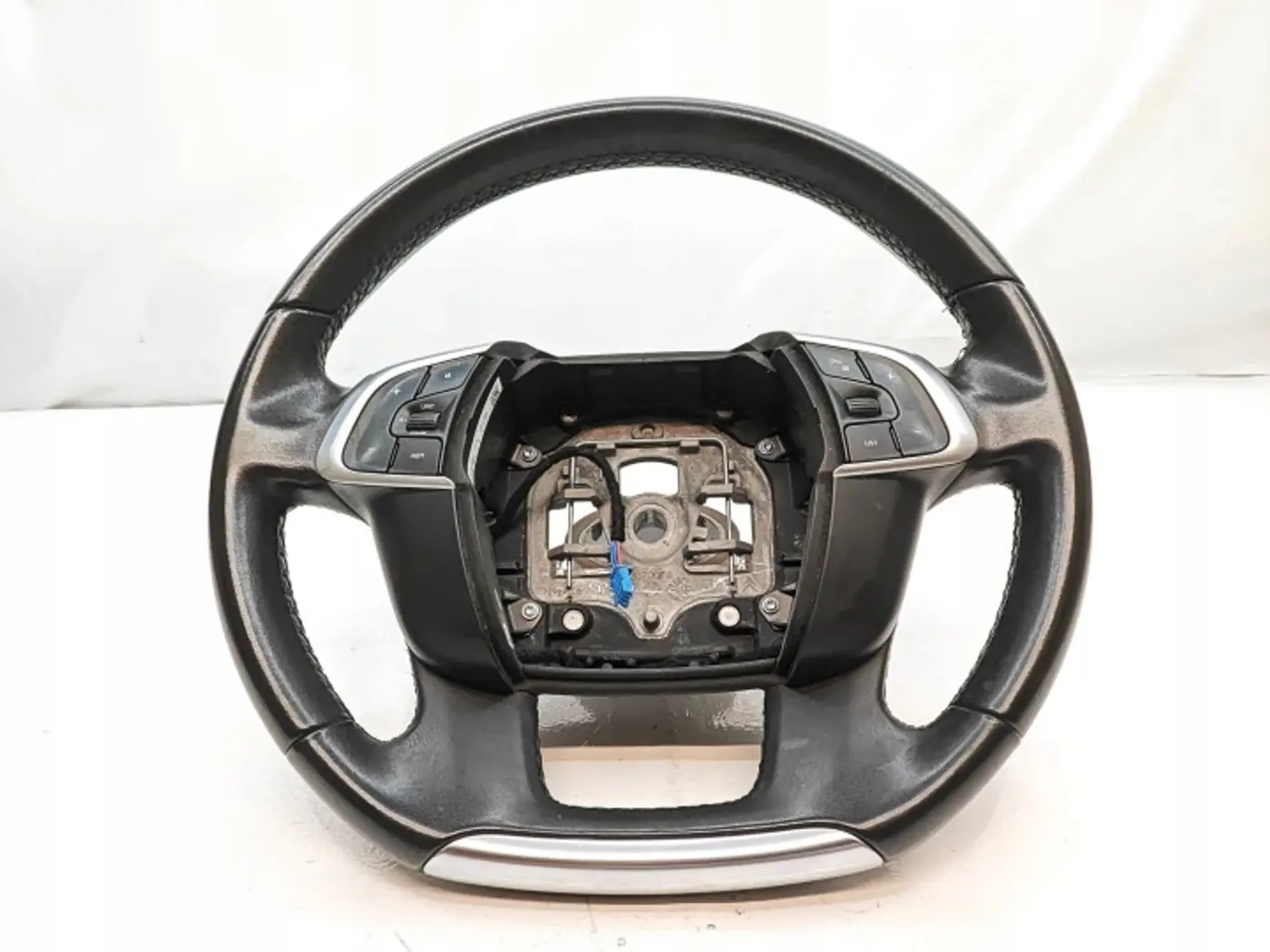 Руль к DS 4 2015