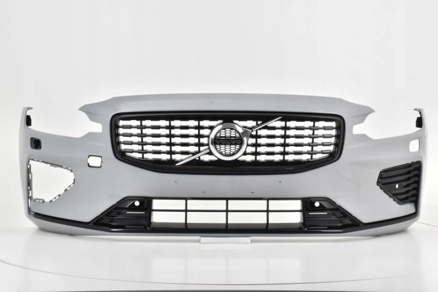 Бампер передний к Volvo V60 2018