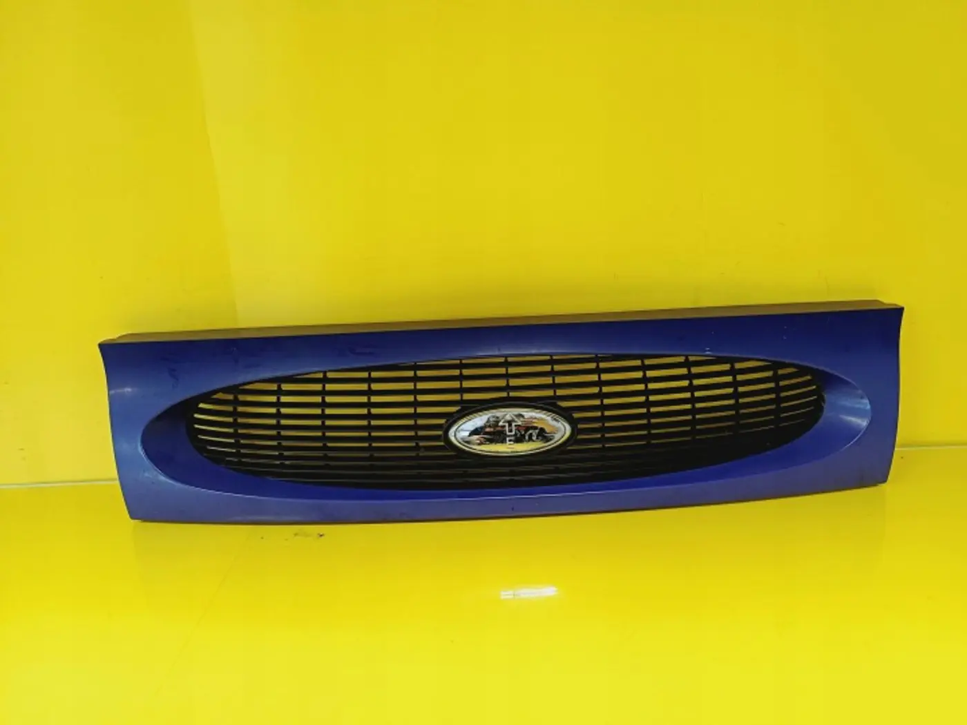 Решетка радиатора к Ford Fiesta 1996