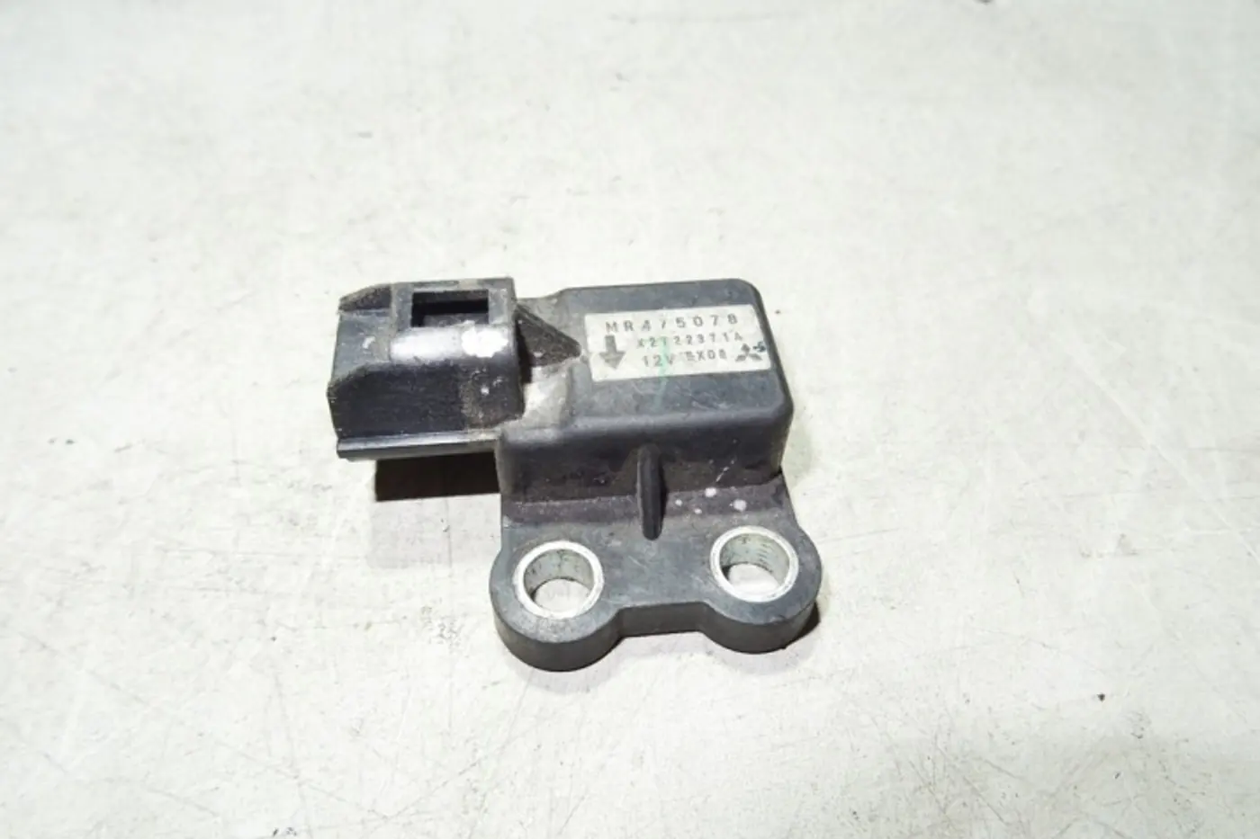 Датчик удара к Mitsubishi i 2006