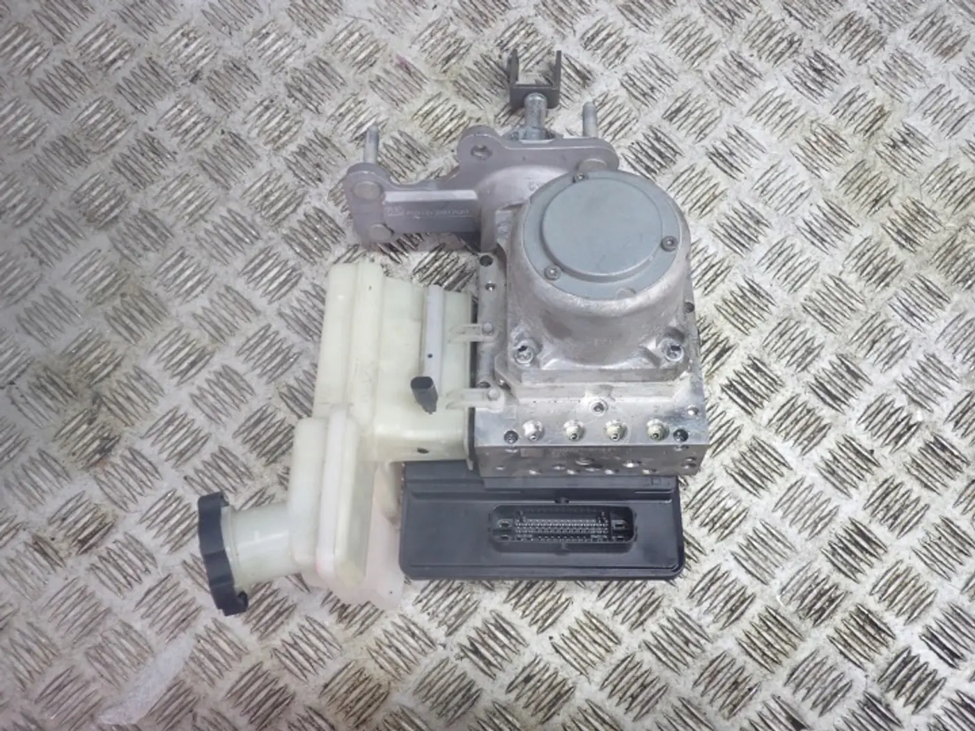 Блок ABS к GMC Sierra 2002
