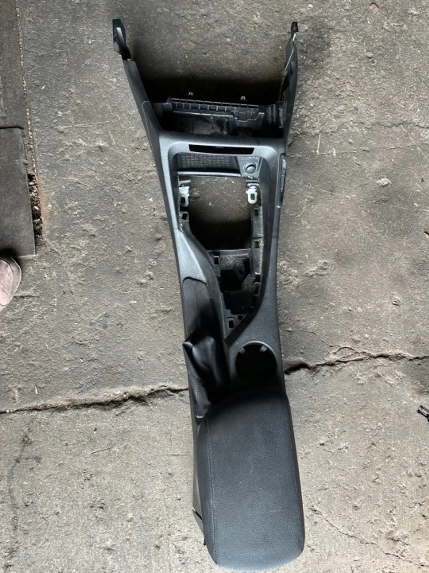 Подлокотник к BMW X1 2009