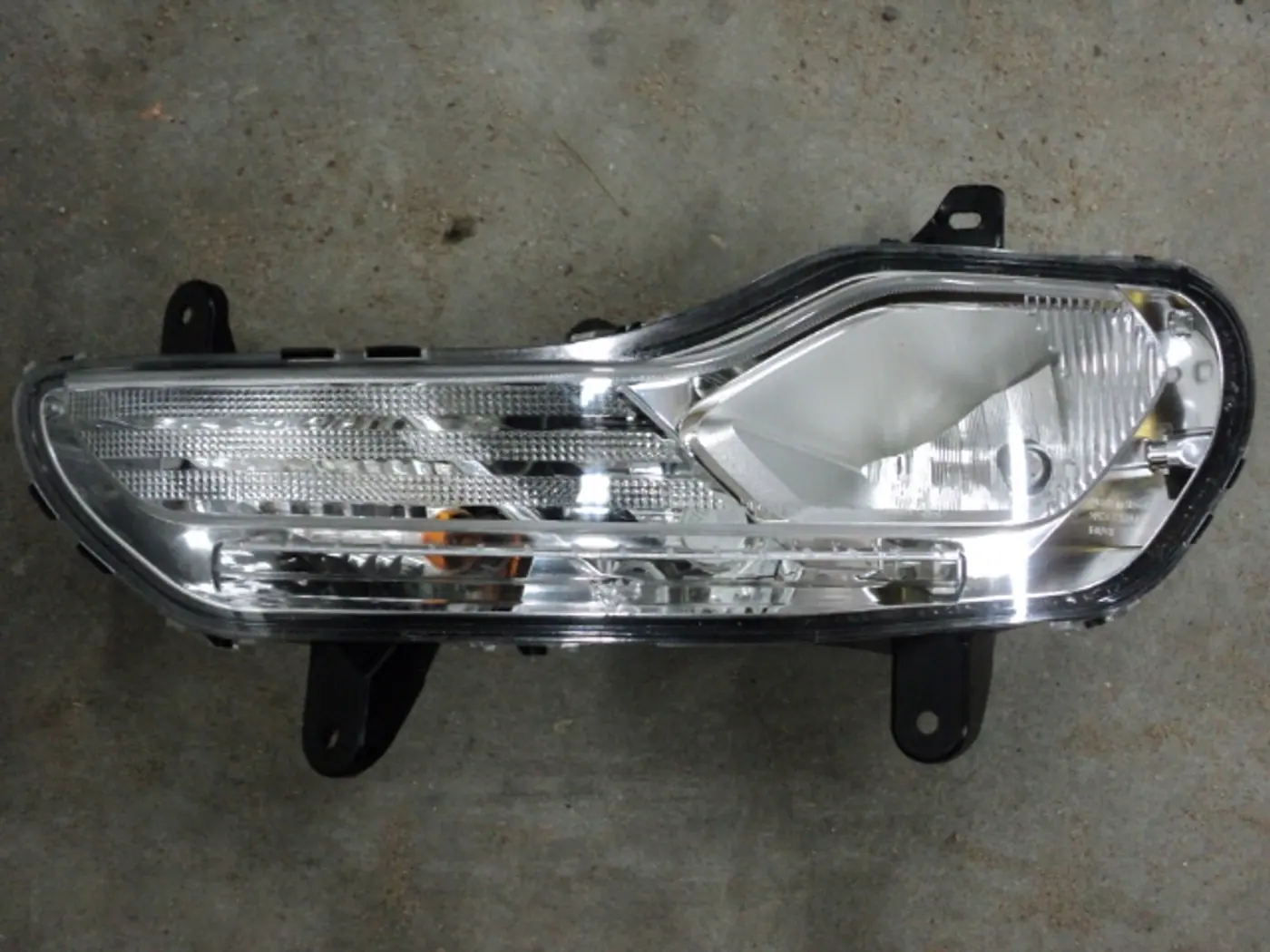 Фара противотуманная левая к Ford Kuga 2013