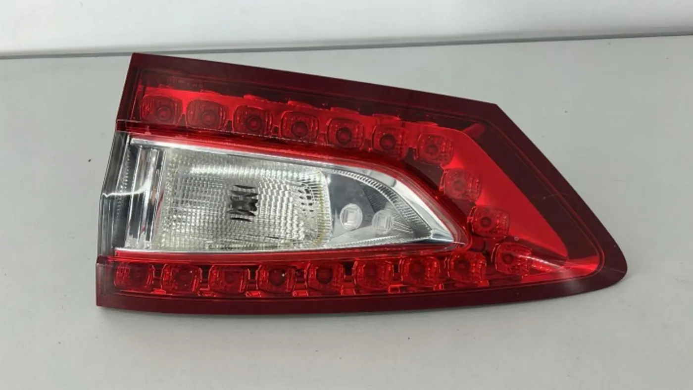 Фонарь задний правый к DS 5 2015