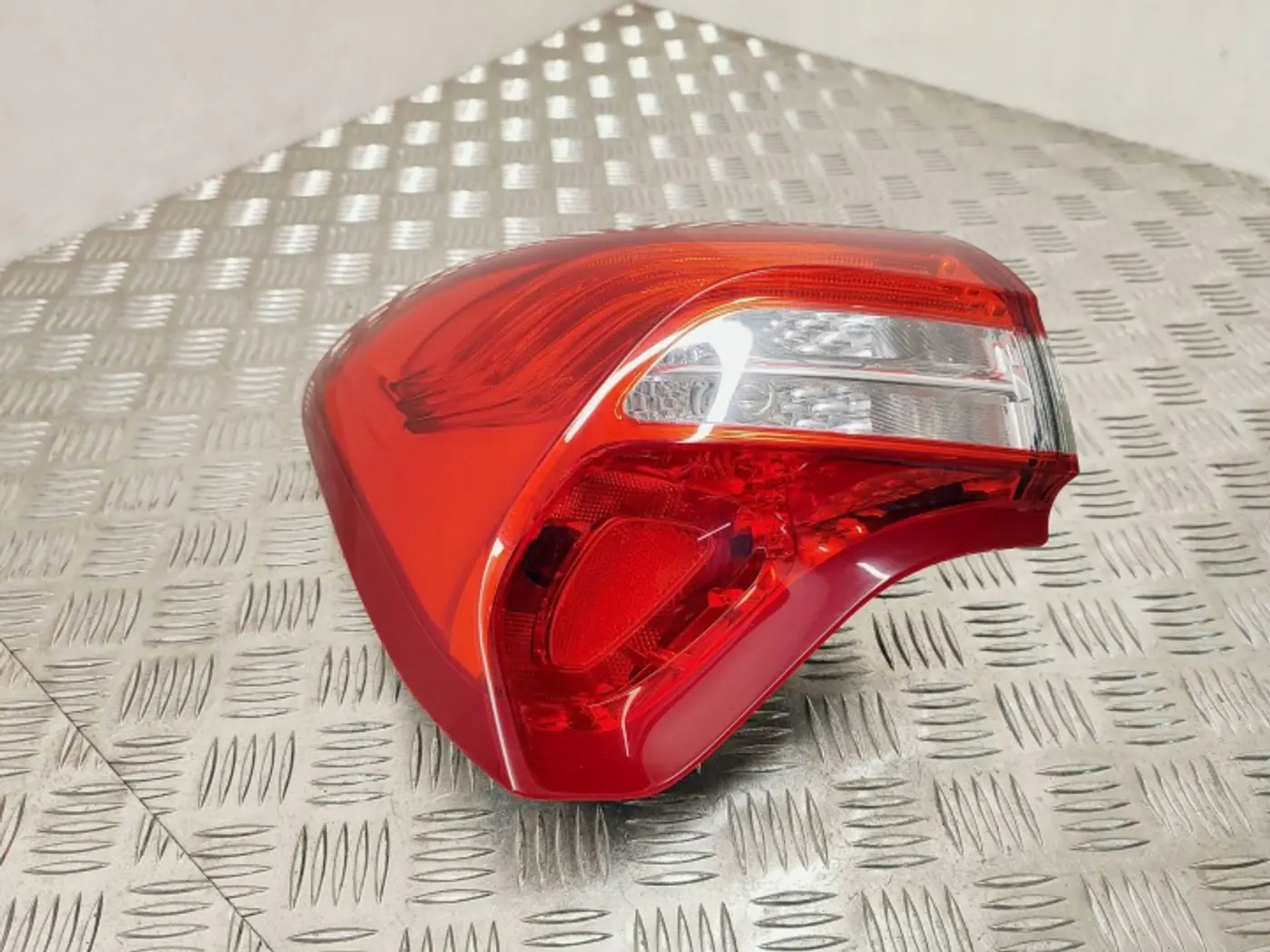 Фонарь задний левый к DS 5 2015