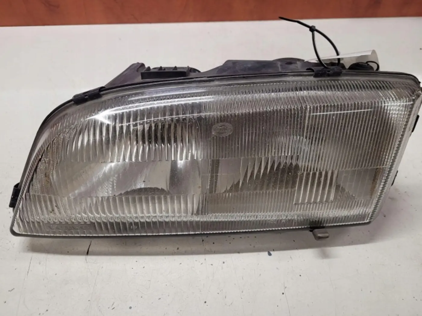 Фара правая к Volvo C70 2005